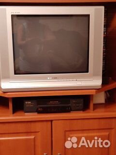 Продам телевизор Самсунг 51 диагональ с тумбой