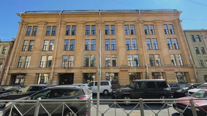 Собственник 214 м2 у метро Горьковская