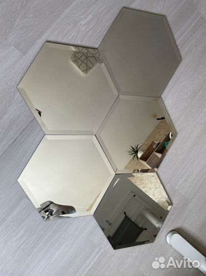 Зеркала в виде сот