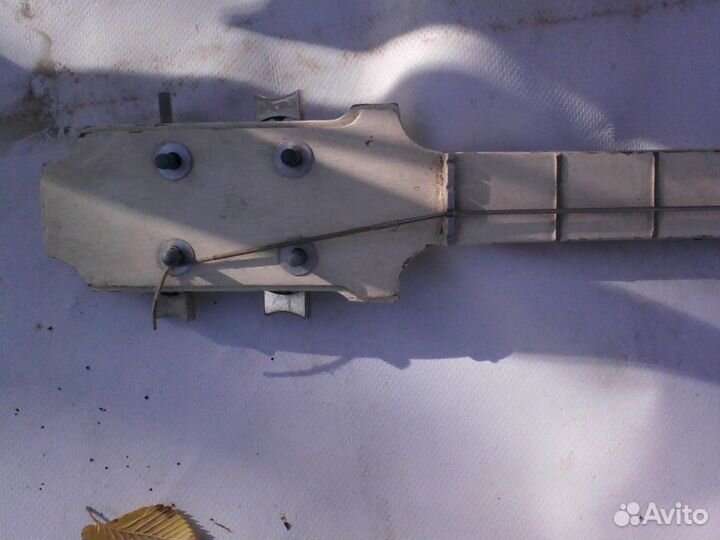 Корпус от бас гитары