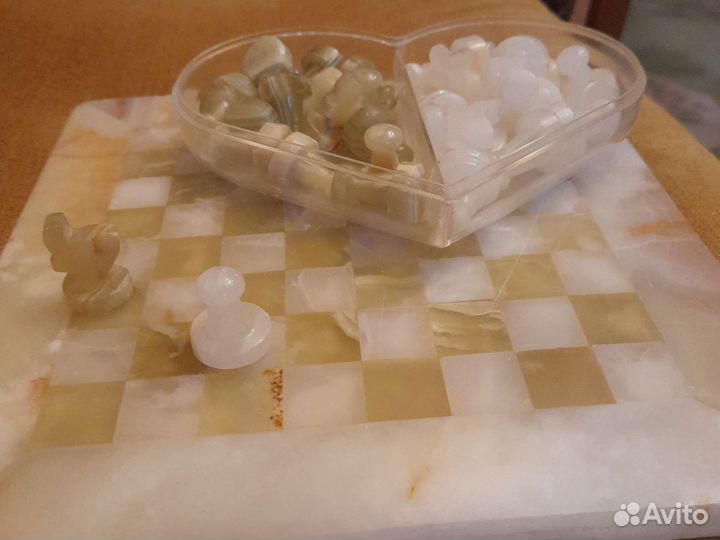 Шахматы из оникса
