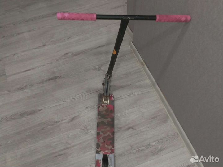 Трюковой самокат кастом в парк