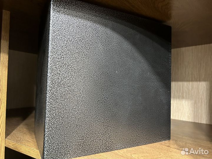 Сейф металлический