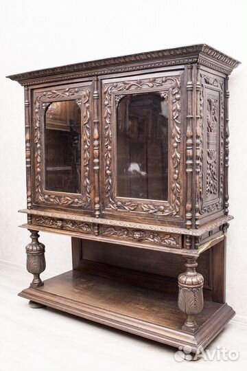 Кабинет-витрина на подставке антиквариат