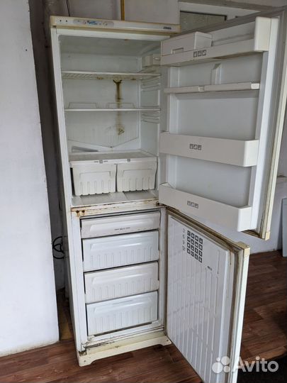 Холодильник Stinol 103L