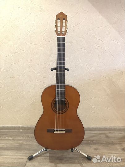 Классическая гитара Yamaha