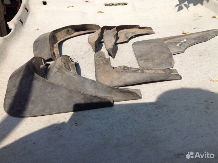 Брызговик Рено Дастер