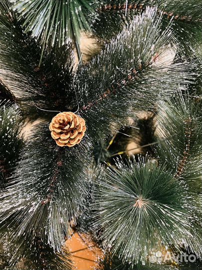 Искусственная елка 