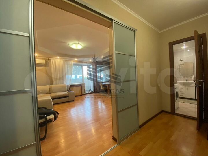 4-к. квартира, 100 м², 4/5 эт.