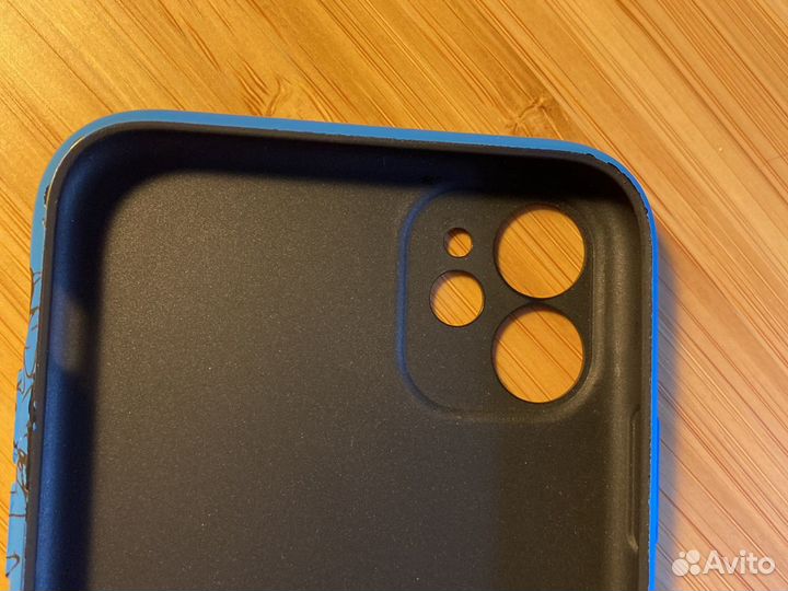 Чехол на iPhone 11 kaws