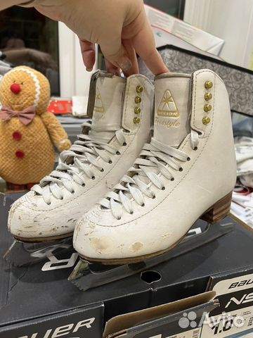 Фигурные коньки Jackson