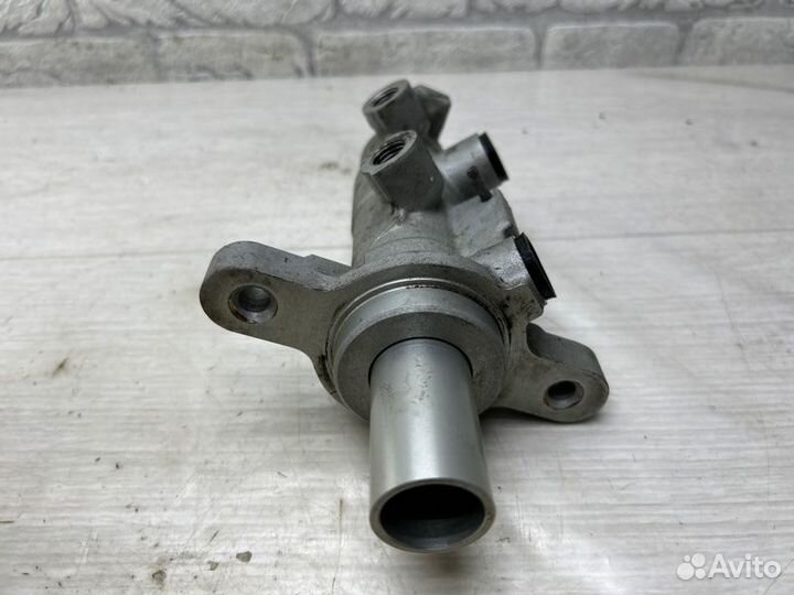 Главный тормозной цилиндр Ford Transit 8