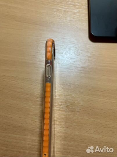 Противоударный прозрачный чехол на iPhone 8