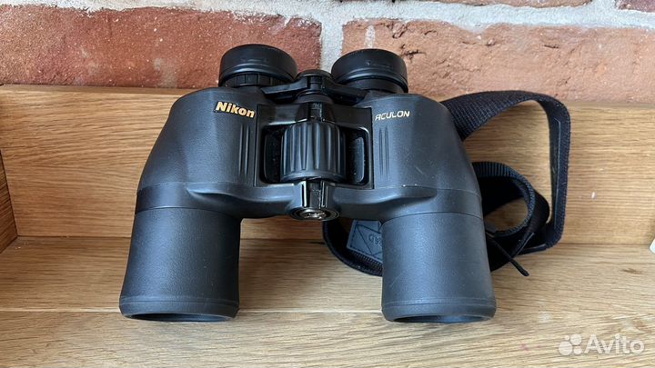 Бинокль Nikon Aculon A211 10х42 10x 42мм