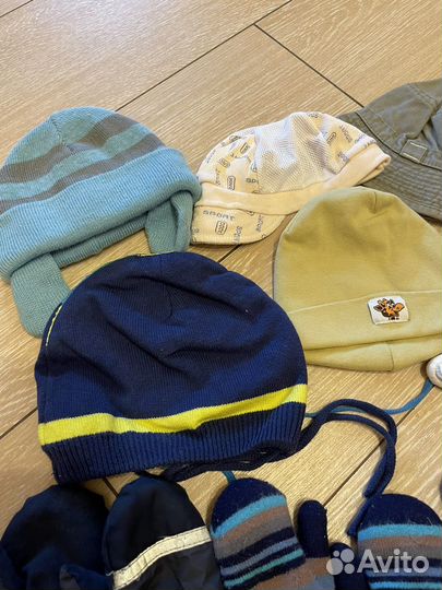 Пакетом шапки перчатки на мальчика 46/48