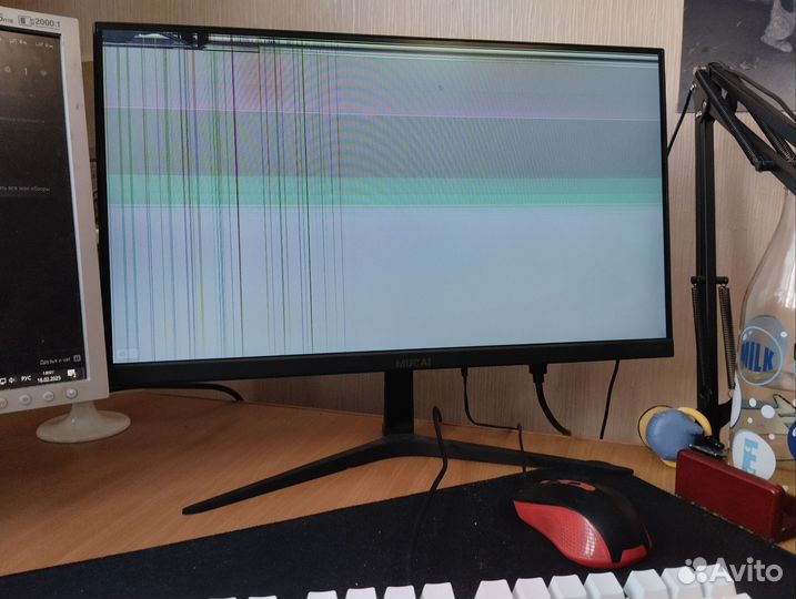Продаю монитор,сломанный