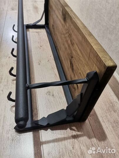 Вешалка настенная для одежды кованная