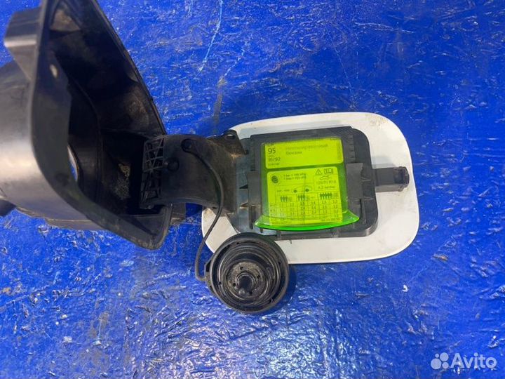 Лючок бензобака Skoda Octavia A7 2019