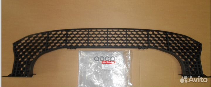 Решетка бампераorg 865603U000 Hyundai-KIA