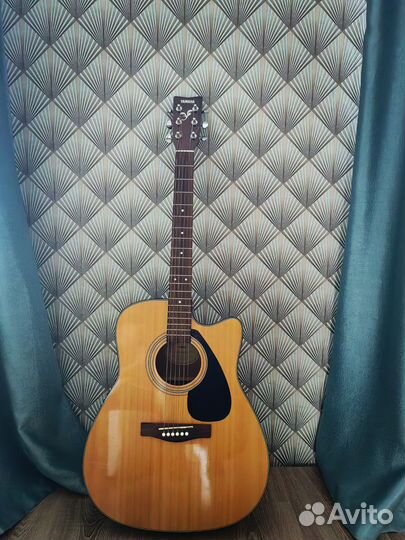 Электроакустическая гитара yamaha