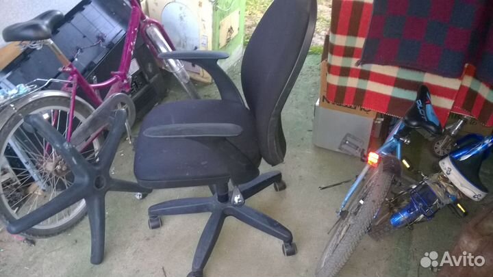 Кресло комп чёрное две регулировки. возм доставка
