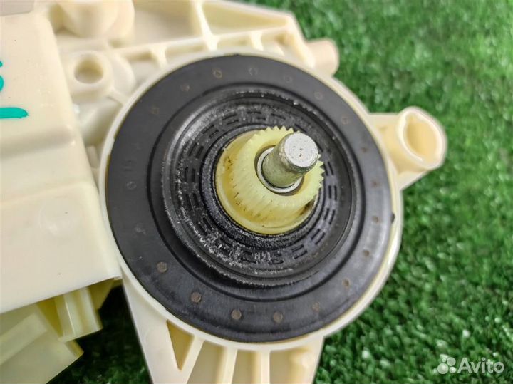 Мотор стеклоподъёмника задний правый Mercedes Ben