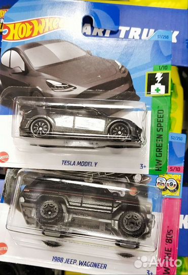 Hot wheels Tesla model V Jeep wagoneer