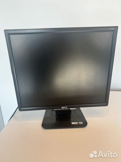 Несколько мониторов Samsung и Acer