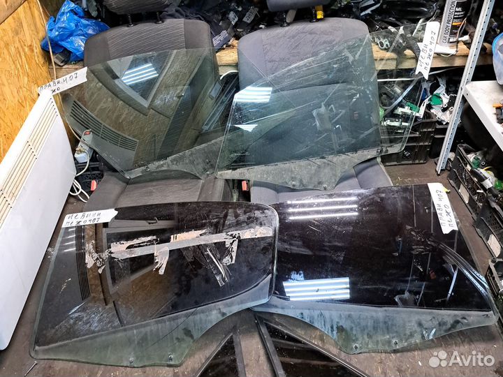 Стекло боковые peugeot 407 седан