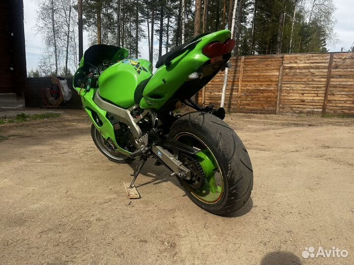 Kawasaki ZX9R