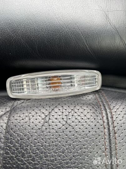 Повторитель поворота в крыло infiniti FX/QX 70