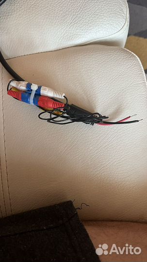 Монитор на подголовник 10