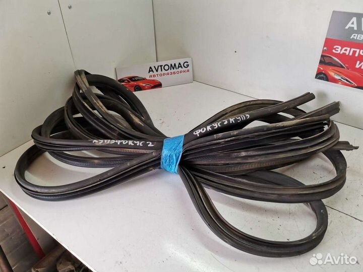 Уплотнитель крышки багажника (Ford Focus)