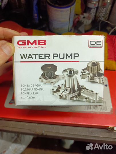 Помпа водяная на Тойота Авенсис GWT-98A