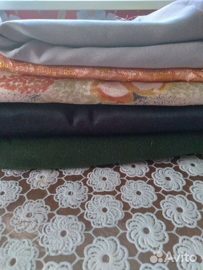 Отрезы ткани и лоскуты