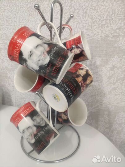 Бокалы на подставке