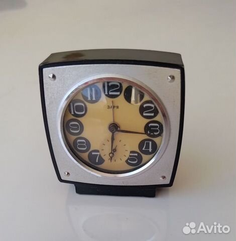 Часы-будильник 
