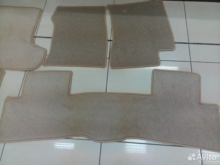 Обработка края ковров и ковролина (оверлок)