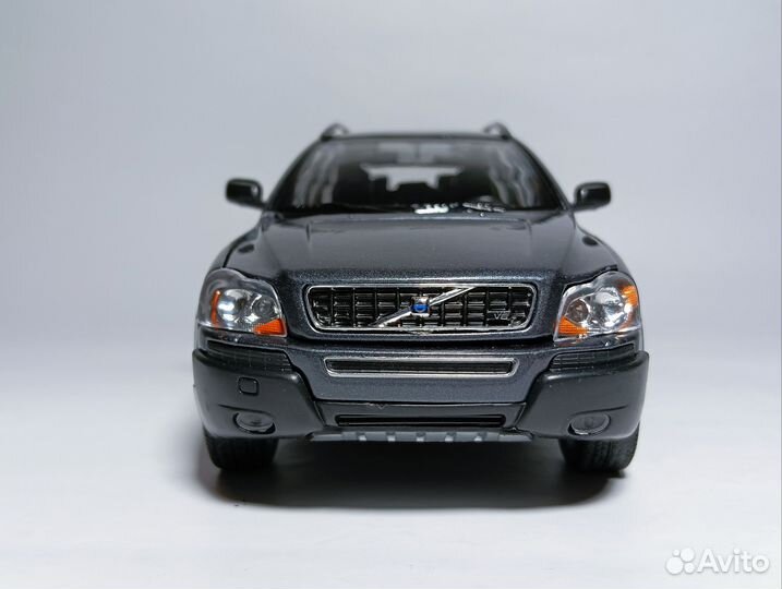 Модель 1/24 Volvo XC90 2003, Welly