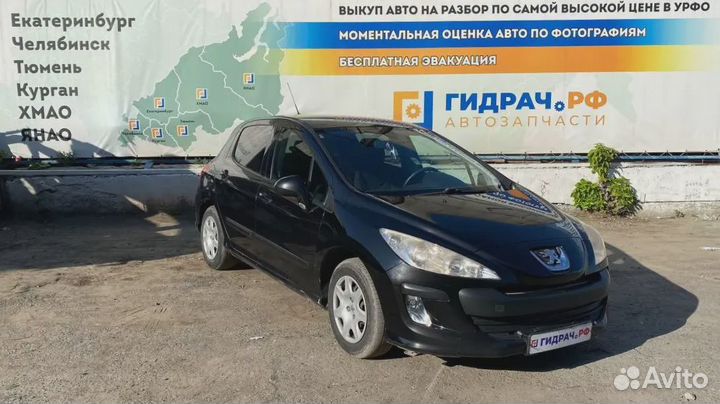 Стекло двери передней правой (форточка) Peugeot 30