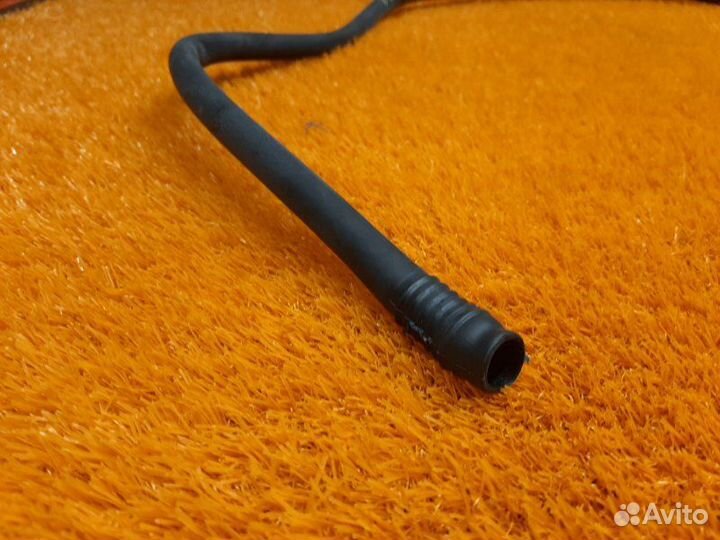 Шланг водостока задний правый Mercedes-Benz