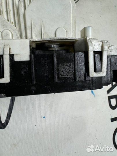 Замок боковой двери передний левый Mercedes-Benz