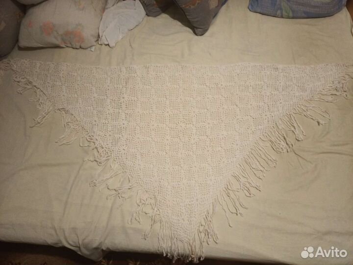 Пуховый платок ажурный