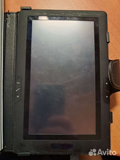 Электронная книга Airbook ttj701 не включается