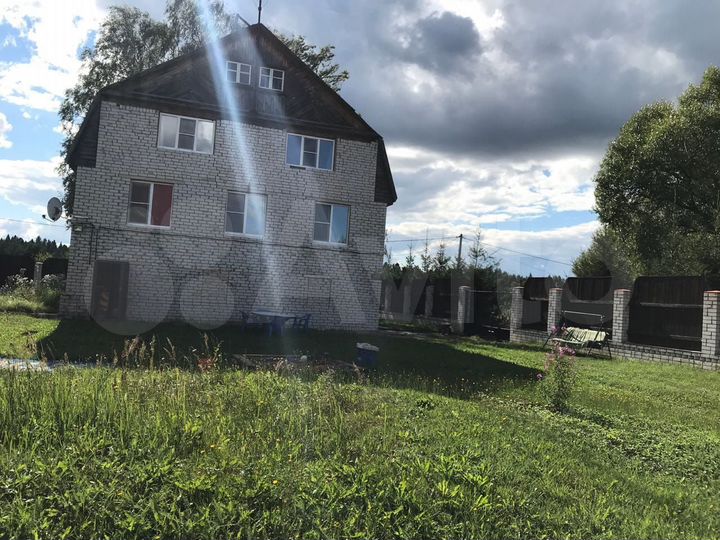 Дом 355 м² на участке 15 сот.