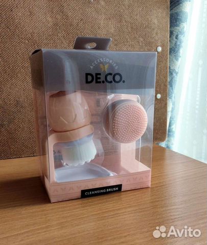 Щёточка для очищения лица с двумя насадками Deco