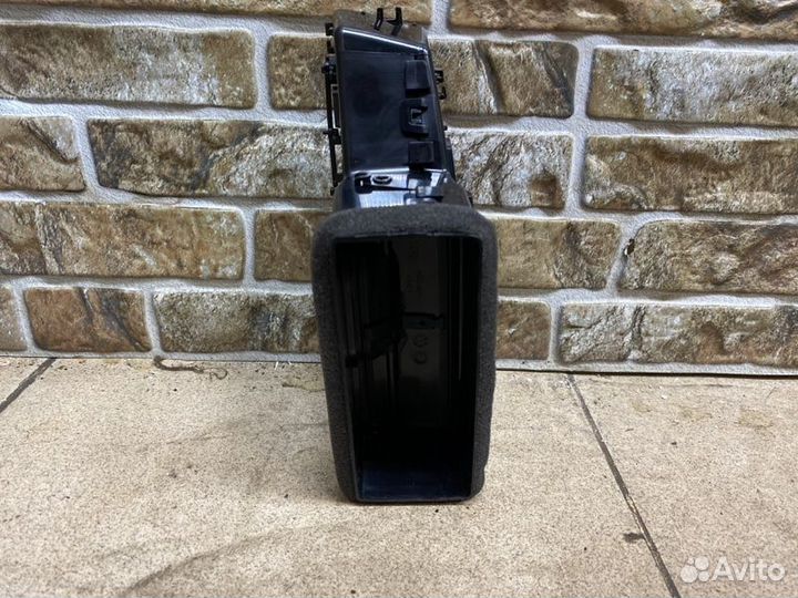 Дефлектор воздушный правый Volvo Xc90 2 2.0 dizel