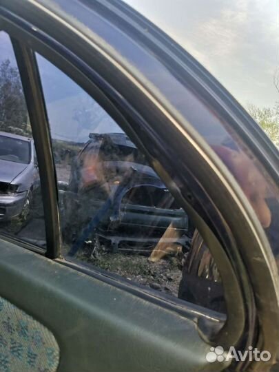 Форточка задняя правая nissan almera N15