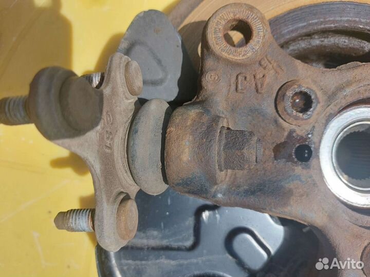 Правый поворотный кулак Octavia A7, A3 8V, Golf 7