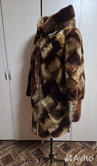 Шуба женская зимняя натуральная в размере М 46